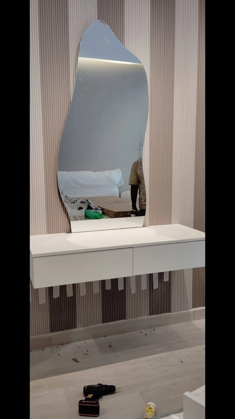 LED Mirror Installation — project photograph 4 of 7